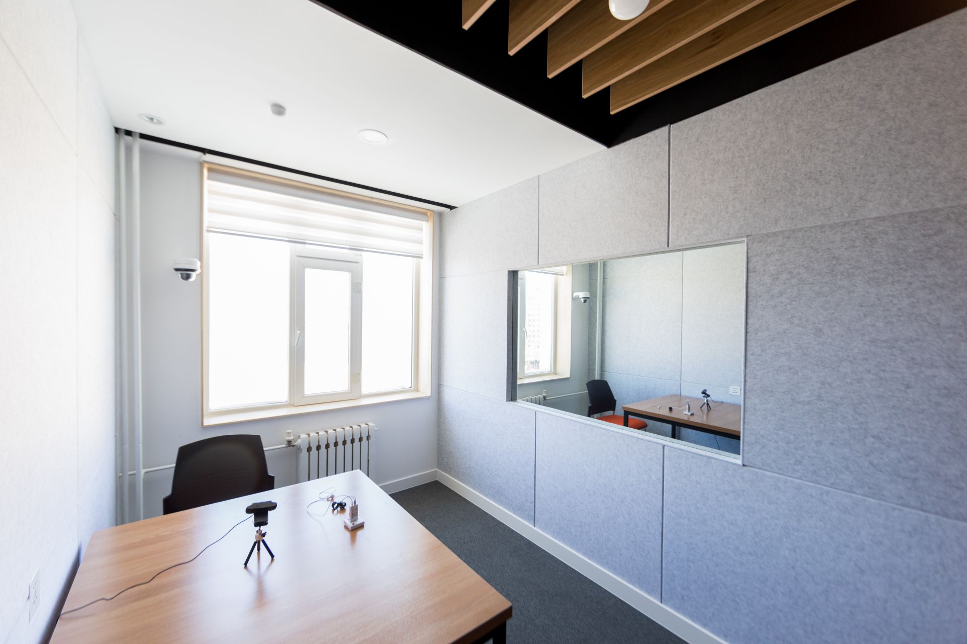 Ганцаарчилсан ярилцлагын өрөө